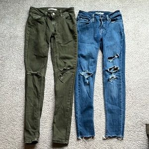 Two pairs of Levi’s women’s 535 super skinny size 26 waist